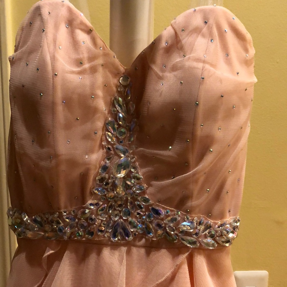 Love Reign, size 1, peach diagonal ruffle dress
